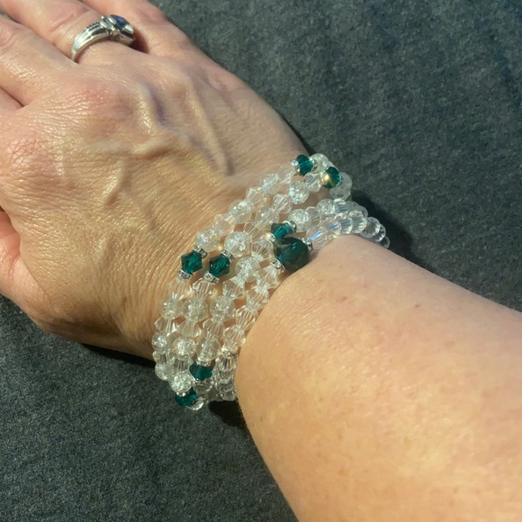 Clear Glass and Green Beaded Necklace Set - Picture 2 of 9